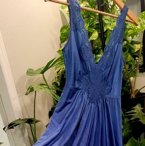 Vintage vanity fair slip dress
